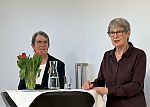 Die Kraft der Kriegsenkel: Moderiert von Frau Schmelter, tauschten rund 60 Gäste nach einem Vortrag von Expertin Ingrid Meyer-Legrand über die transgenerationale Weitergabe von Traumata und die verborgenen Stärken der Kriegsenkel ihre Erfahrungen aus.